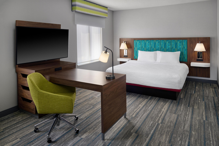 Bedroom 4, Hampton Inn & Suites Parsippany/North, Morris