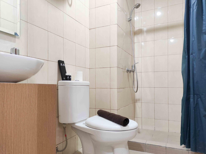 Bathroom 3, Best Deal And Comfy 2Br Vida View Apartment, Makassar