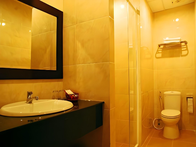Bathroom, Nhat Quynh Hotel 2, Rạch Giá