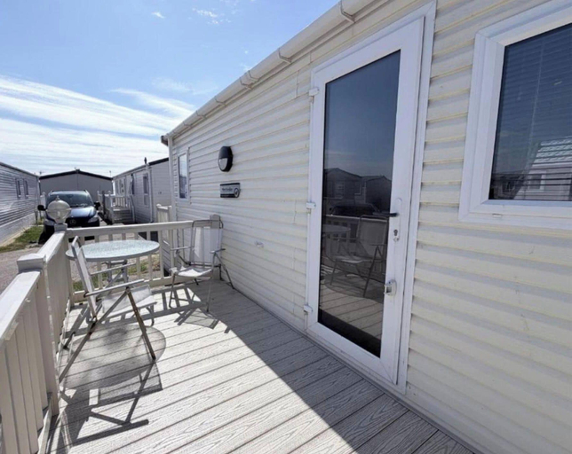 Others 5, 3 bed Static Caravan With 5 Beds on a Holiday Park, Suffolk