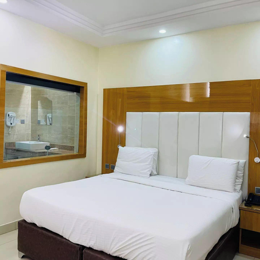 Others 4, The Shepherd's Hotel, Ilorin East