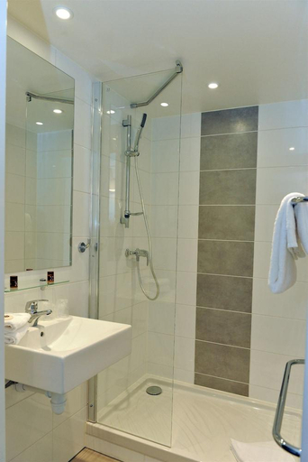 Bathroom 4, Dios Hotel, Haute-Garonne