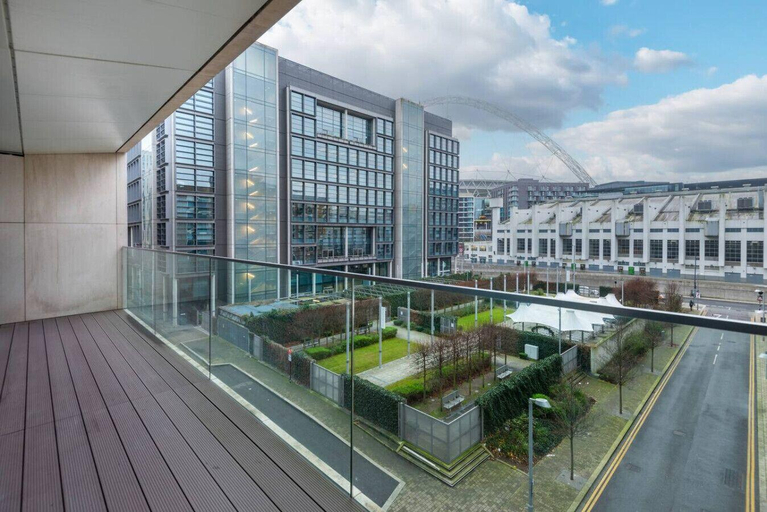 Others 3, Alto Apartment Prime Location, London