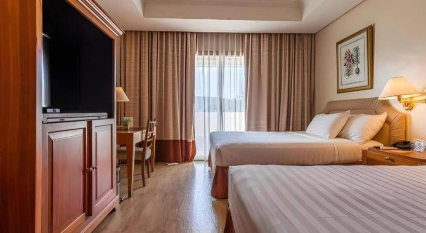 Bedroom 3, Subic Bay Yacht Club, Olongapo City