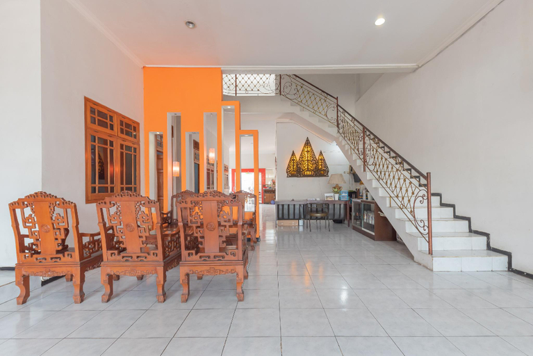 Public Area 3, RedDoorz @ Ciliwung Guest House Syariah, Malang