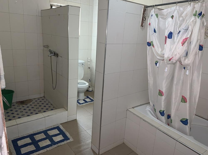 Bathroom, Sundowner Lodge, Tamale