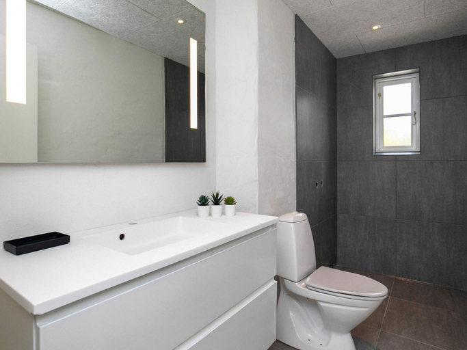 Bathroom, 4 Star Holiday Home in Lokken, Hjørring