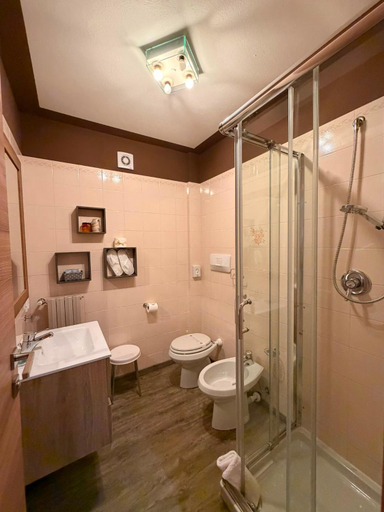 Bathroom 5, Hotel Sorriso, Brescia