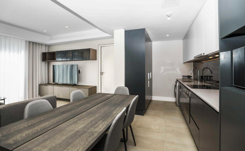 Others 1, Remarkable 2-bed Apartment in Johannesburg, City of Johannesburg
