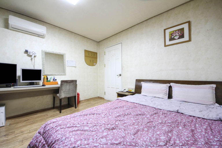 Bedroom 4, Sokcho Arirang Motel, Sokcho