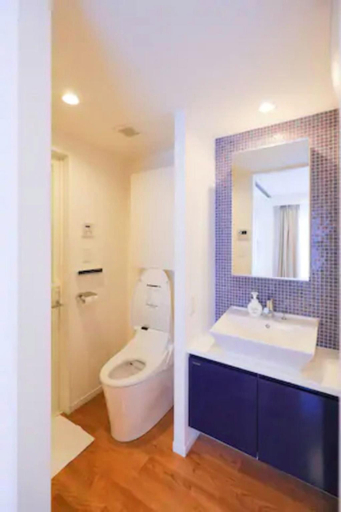 Bathroom 3, Space Roppongi, Minato