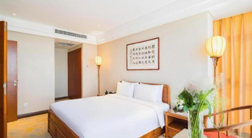 Bedroom 2, Broadcasting Tower Beijing Hotel, Beijing