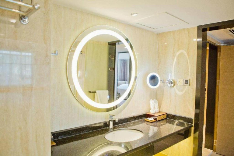 Bathroom 3, Lavande Hotel Shenzhen Bao'an Shiyan Metro Station, Shenzhen