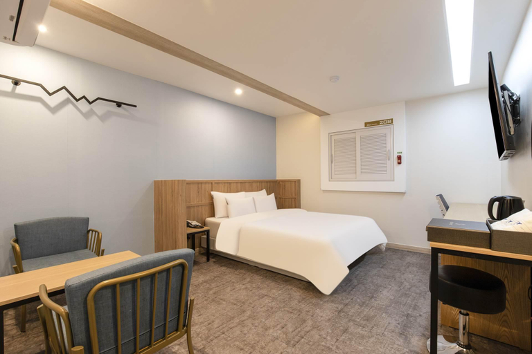 Bedroom 2, Dong Incheon Sky Hotel, Jung