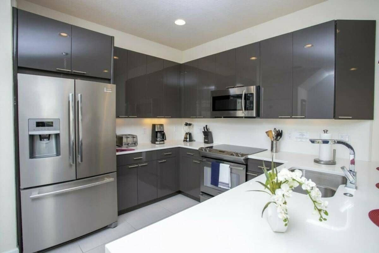Others 2, 3BR Near Disney Mickey Room, Private Pool, Lake