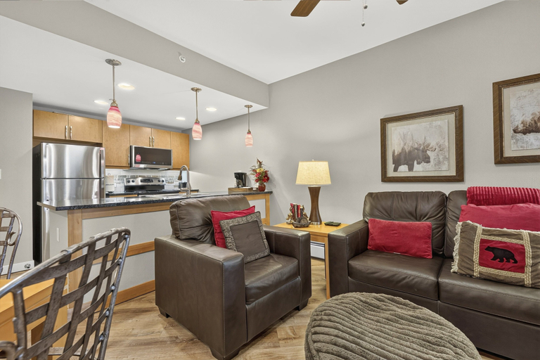 Others 5, Premium Unit 3313 - One Bedroom w/Full Kitchen- Fraser Crossing/Founders Pointe 1 Condo, Grand