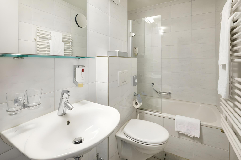Bathroom 3, Central Hotel Post, Plessur
