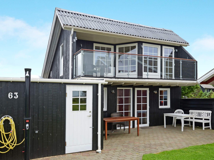 Exterior & Views, Tasteful Holiday Home in Hemmet near Sea, Ringkøbing-Skjern
