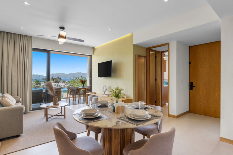 Others 1, New Home 3BR Condo Near the Ocean With Pool, Gym, AC, and Full Kitchen, Compostela