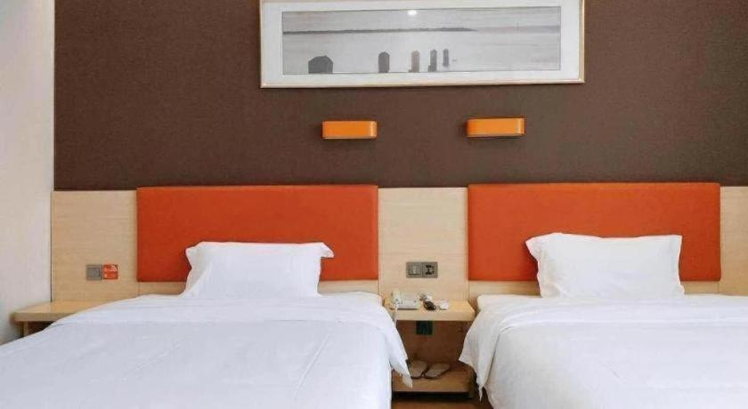 Bedroom 3, 7 Days Premium Nanchang Xiaolan Industrial Park Bogang Metro Station, Nanchang