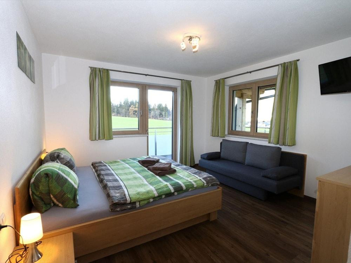 Bedroom 2, Chalet in Kaltenbach near Ski Lift, Schwaz