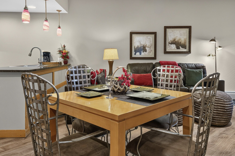Others 1, Premium Unit 3313 - One Bedroom w/Full Kitchen- Fraser Crossing/Founders Pointe 1 Condo, Grand