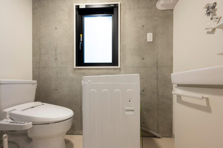 Bathroom 3, Ferio Kamata II, Ōta