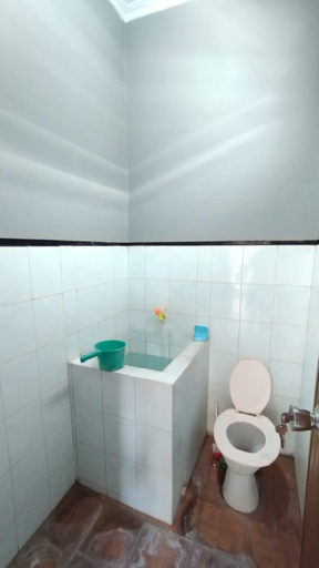 Bathroom 2, Villa Sri, Malang