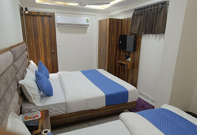 Bedroom 4, Hotel Royal Grand, Ahmadabad