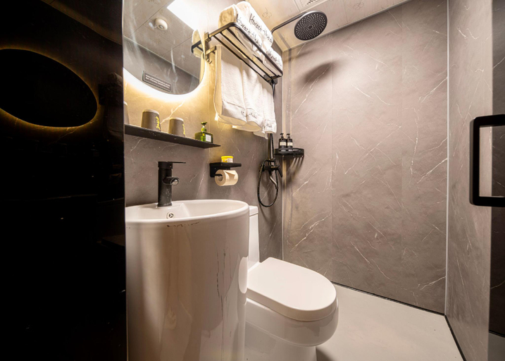 Bathroom 4, IFOREST HOSTEl - Jiaotong University Yan'an West Road Subway Station, Shanghai
