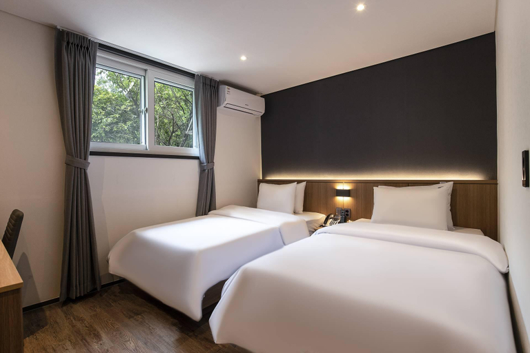 Bedroom 2, Hongcheon IC No. 25, Hongcheon