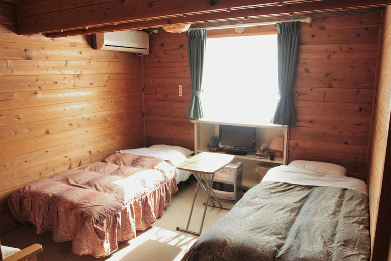 Bedroom, Urabandai Cranes, Kitashiobara