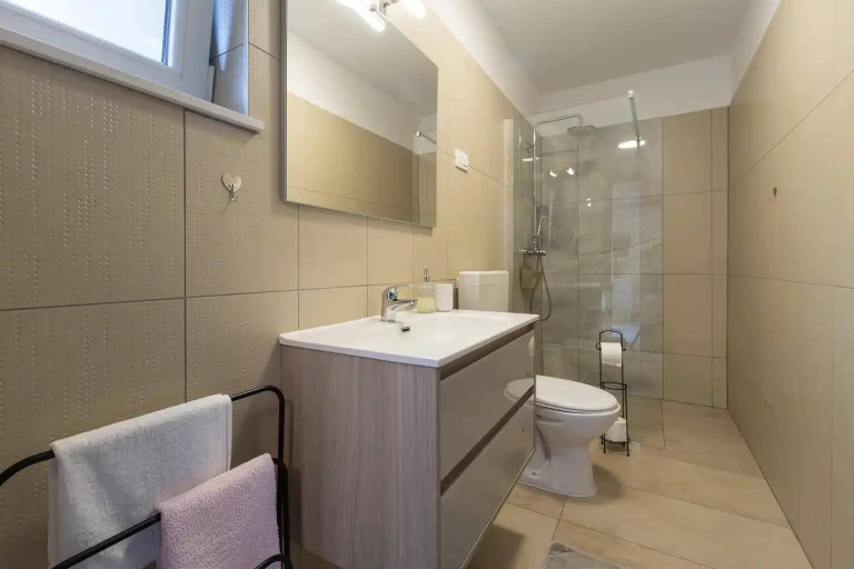 Bathroom 3, Villa Deluxe, Raša
