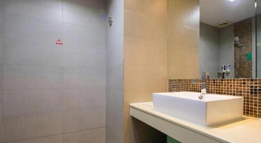 Bathroom 3, Shanshui Trends Hotel Shenzhen Southern City, Shenzhen