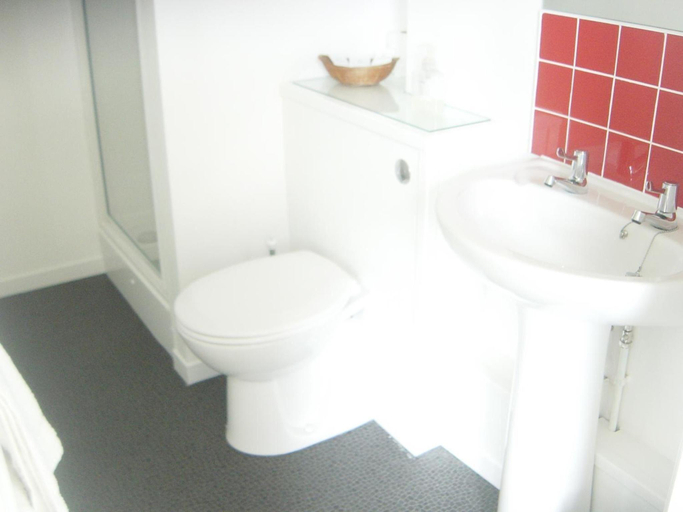 Bathroom, Furtho Manor Farm, Northamptonshire