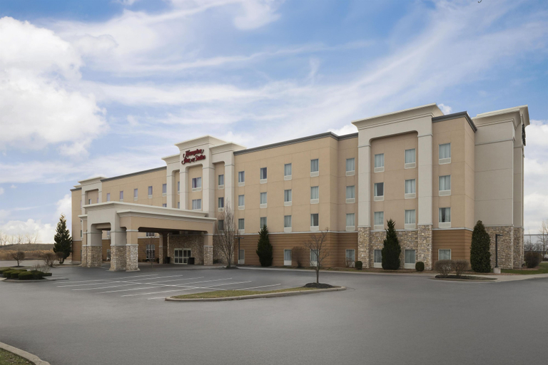 Exterior & Views 2, Hampton Inn & Suites Rochester/Henrietta, Monroe
