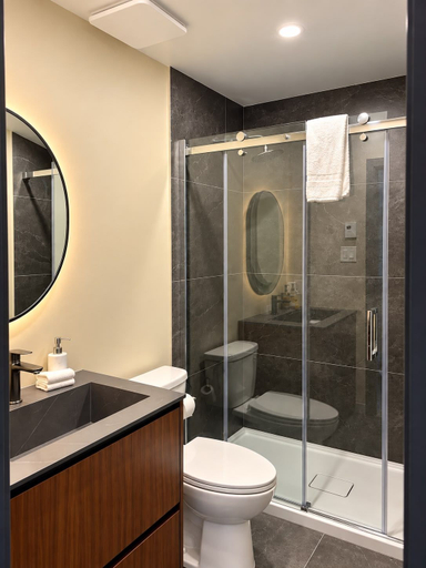 Bathroom 5, Motel du Lac Beauchamp, Communauté-Urbaine-de-l'Outaouais