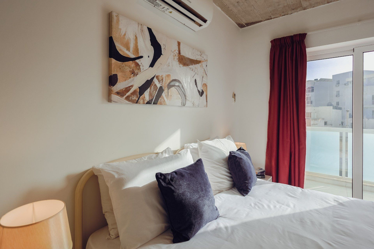 Others 2, Contemporary 2BR Duplex With Sunny Terrace