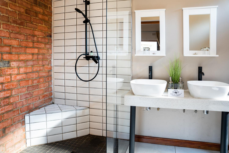 Bathroom 3, Klip en Kristal Guesthouse, Waterberg