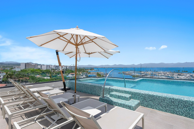 Others 5, 2BR Near the Ocean With Pool, Gym, Wifi, and Full Kitchen, Compostela