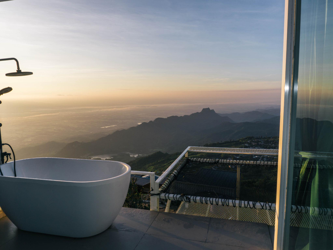 Bathroom, Montapberg Resort, Lom Kao