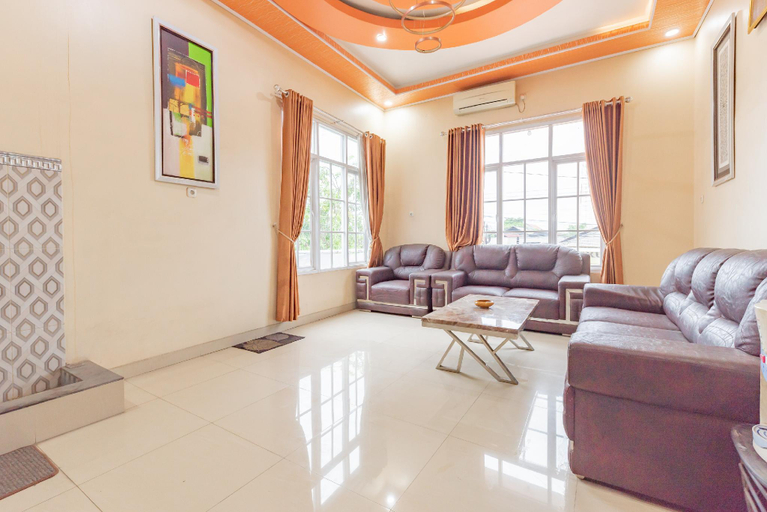 Public Area, Urbanview Hotel Rifal Home Tegal, Tegal