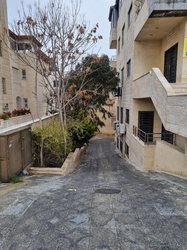 Others 2, Charming Amman Apartment with Central AC and WiFi, Amman