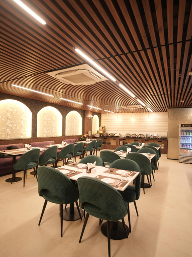 Food & Drinks, Sands Of Kashi By Coral Group, Varanasi