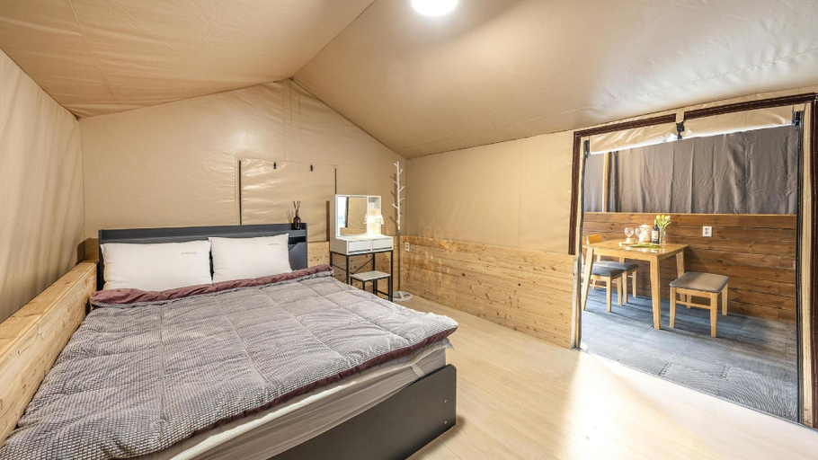 Bedroom 4, Gapyeong camp with pet & aegyeonglamping, Gapyeong