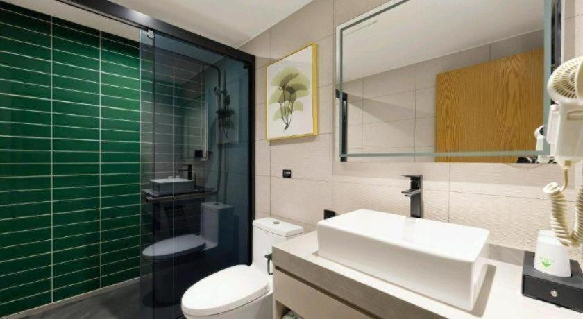 Bathroom 3, Green Tree Inn Fuyang Funan County Tianzhu Square, Fuyang