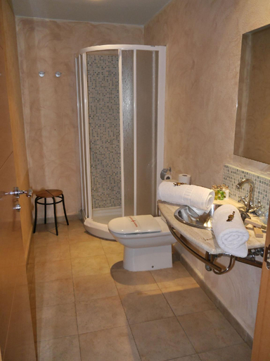 Bathroom 4, BAVIECA, Soria