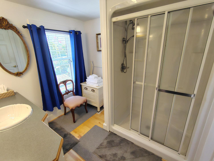 Bathroom 3, Digby Bed and Breakfast, Digby