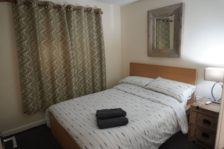 Others 4, 2B 2B Haydock Flat M6 J23 A580 Gated Parking, Saint Helens