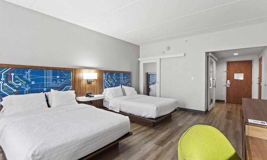 Bedroom 4, Hampton Inn Houston-Pearland, Brazoria